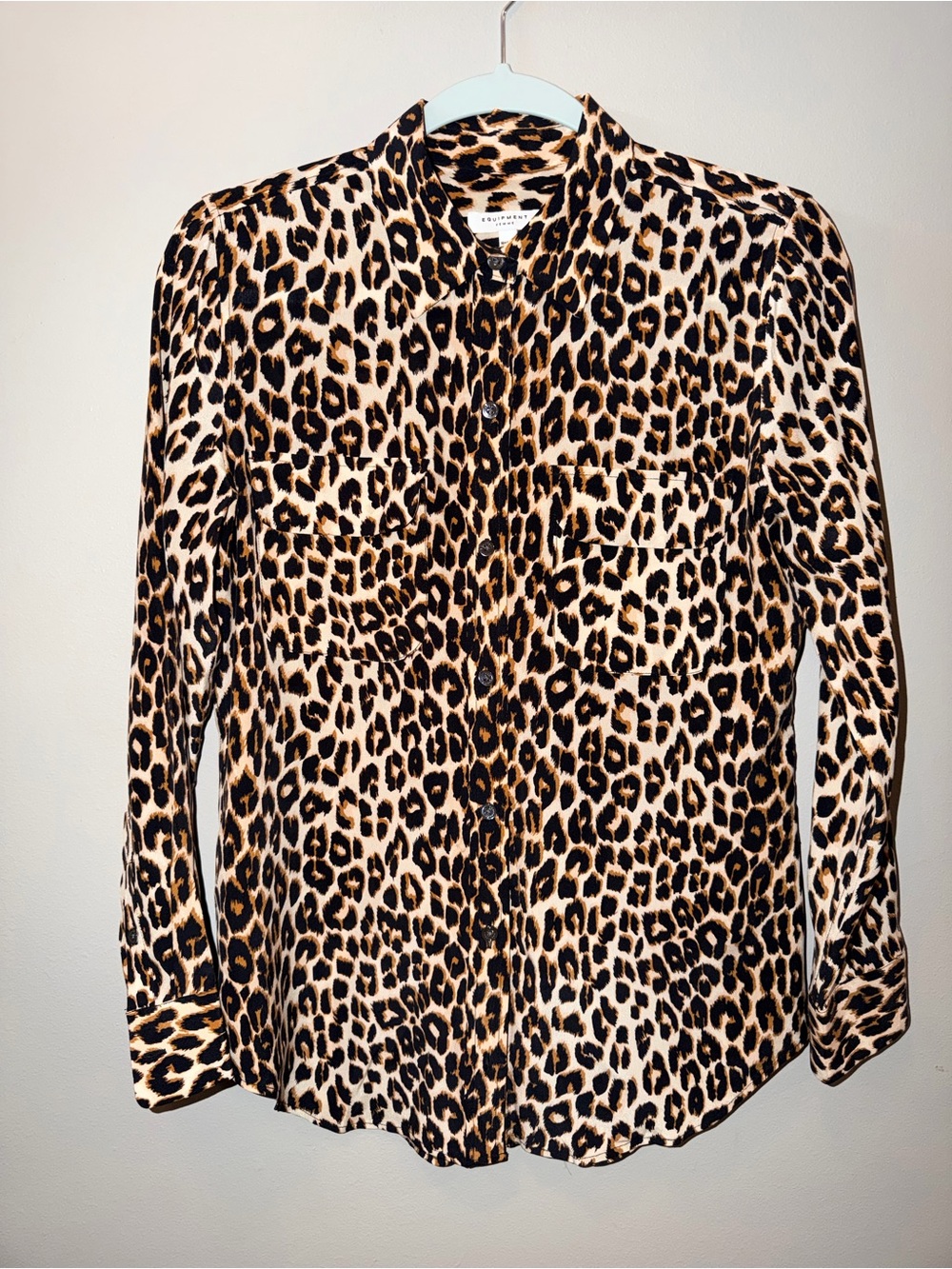 Equipment Slim Signature 100% Silk Leopard Print Button Down Blouse size S/P